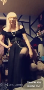 Im trying to figure out how to style this skirt but i keep failing so