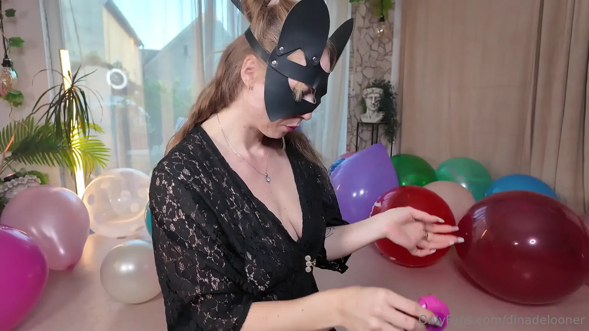 German loonergirl nbsp cat-mask sharp nails bubble gum and balloons part 1 