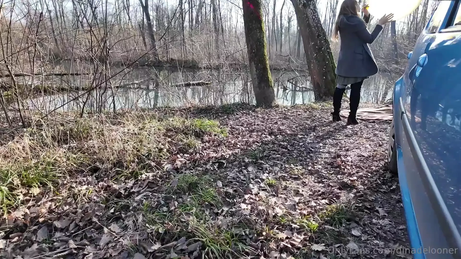 German loonergirl nbsp having outdoor fun with a beautiful balloon 