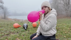 German loonergirl nbsp little outdoor popping video nbsp i was at a part 1