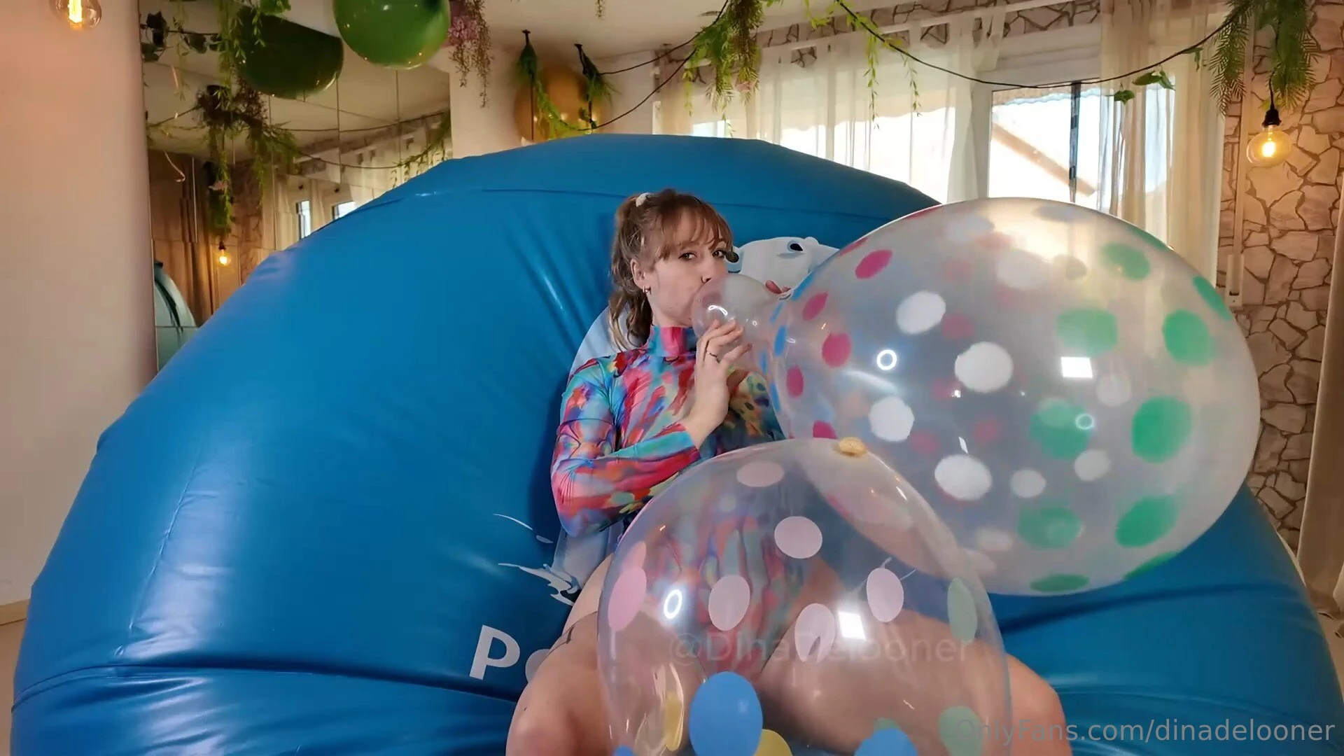 German loonergirl nbsp fun with my pool cushion and balloons nbsp i 