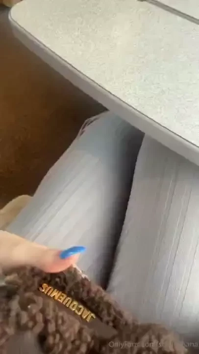 Will u come put your head on my dick in the train in front of everyone 