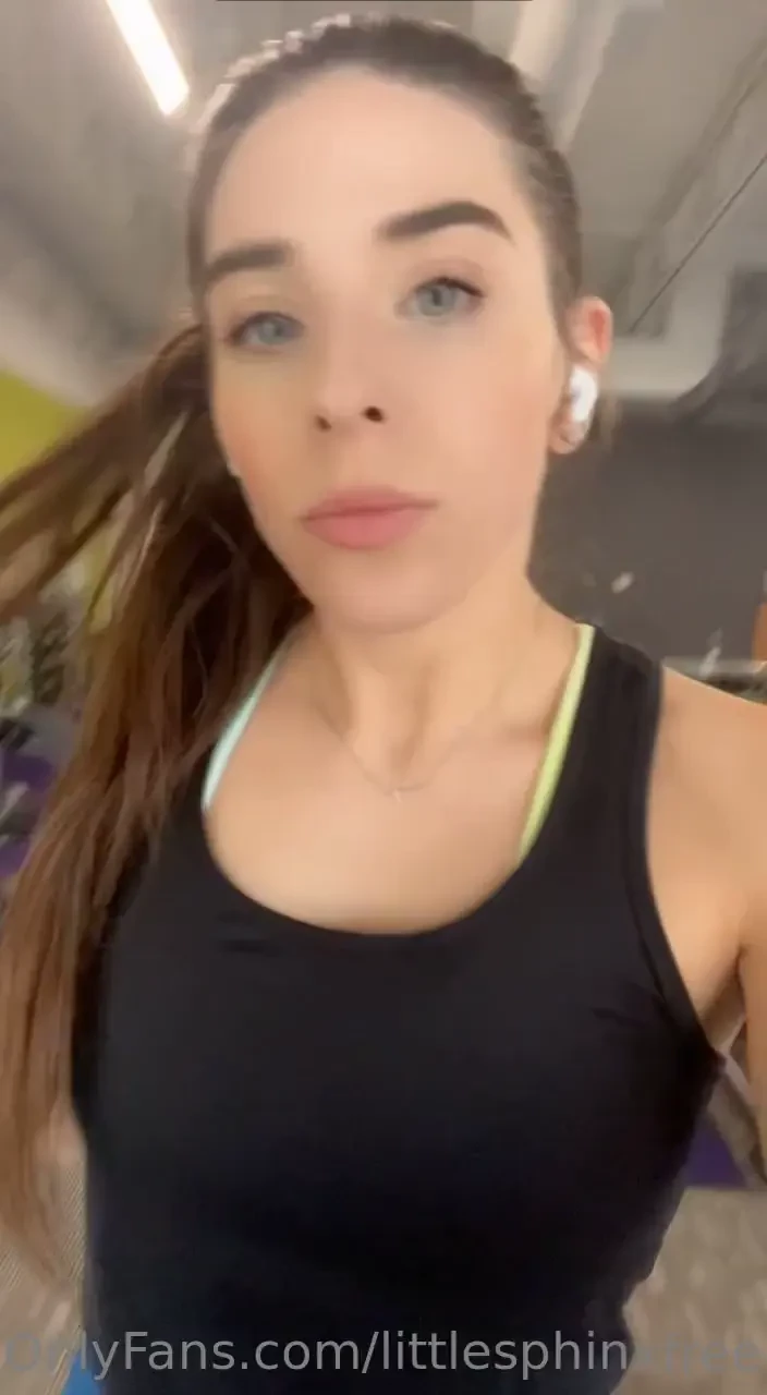 Your sexy gym girl 