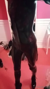 No boobs just my body covered in rubber i love it i bet you do too