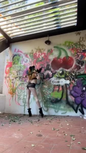 The girl of ur dreams