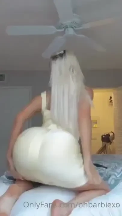 Preview for the video above watch me slide my dress up and show you my 