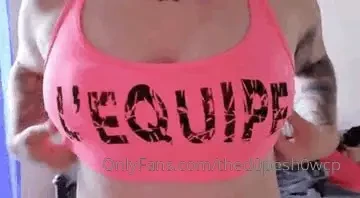 Piccolo contest scrivo sulle mie tette il nome del fan che mette pi 