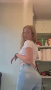 Being sneaky and making myself cum while the house is being cleaned i