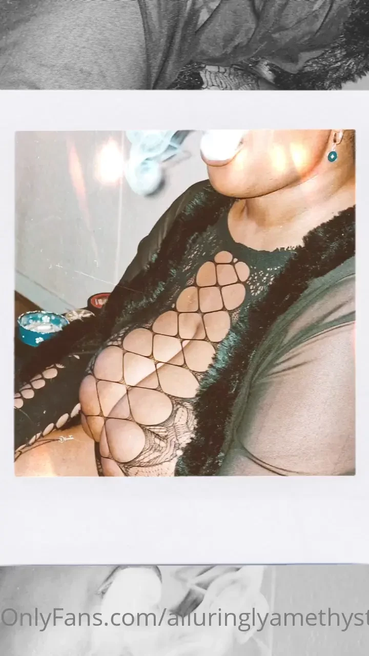 Nipples tryna pop through come worship me let me see what you can do 