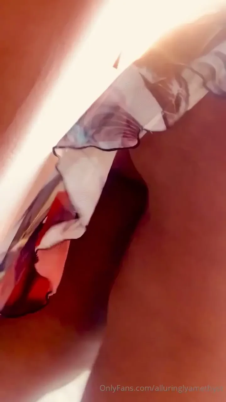 Love a little comando upskirt action 