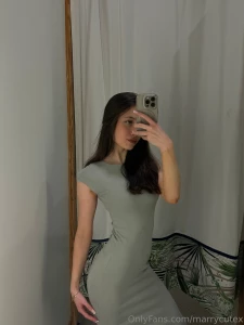 Idk why but tight dresses lowke look cute on me