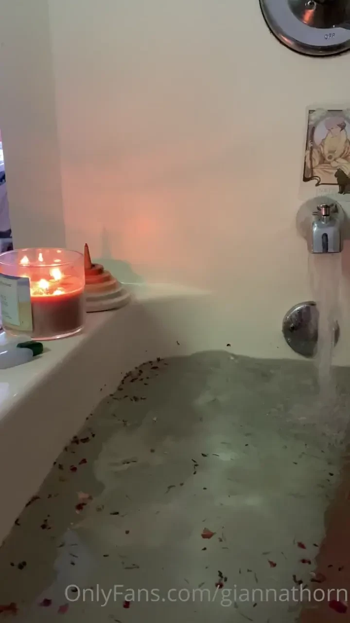 Just posted some exclusive content from my full moon bath last week 
