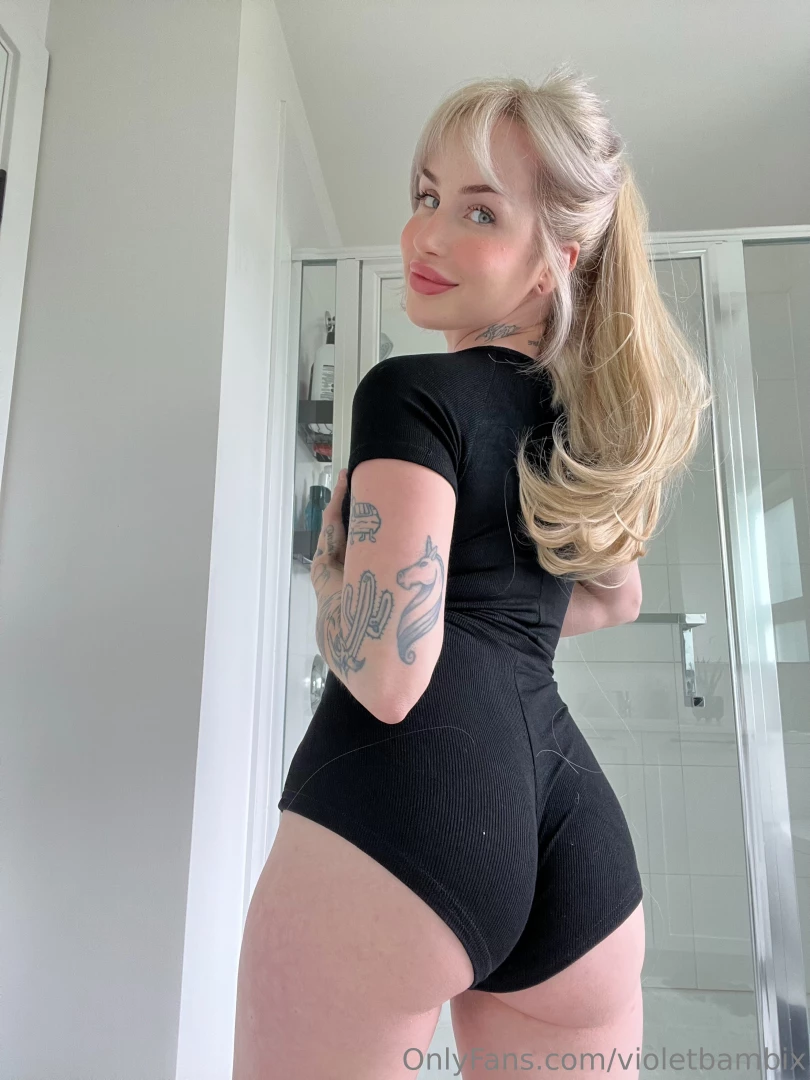 My curves might distract you but this creamy skin will haunt your 