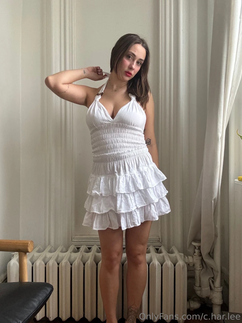 Felt wayyy too cute in this lil white dress 