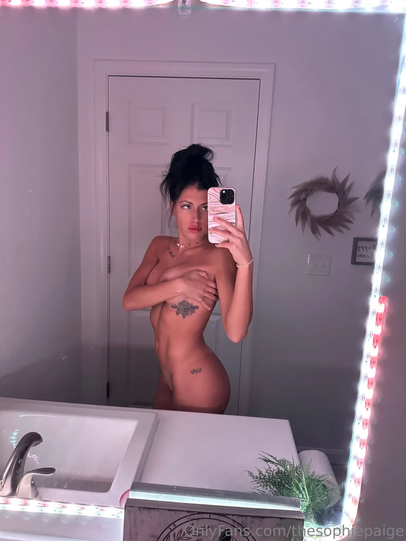 Wait until you see how naughty sadiemonroexo really is 