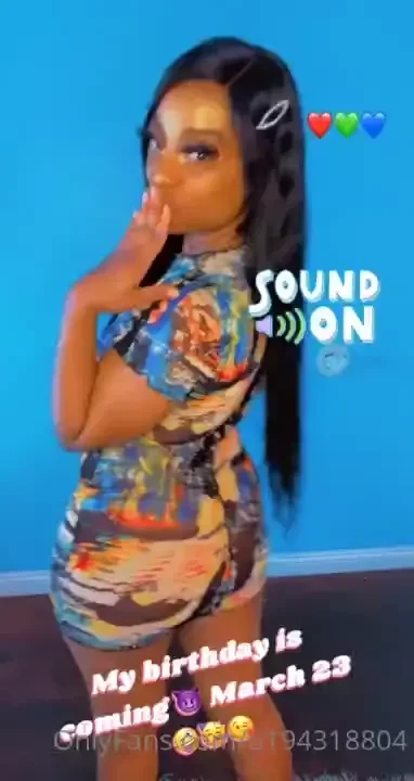 It s my birthday month and i m gonna be lit twerking and throwing ass 