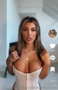 C solo un modo per mostrarti la mie eterna devozione al cazzo scrivimi