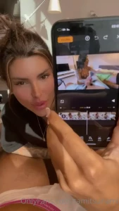 Presto uscir un nuovo video molto particolare siete riusciti a capire