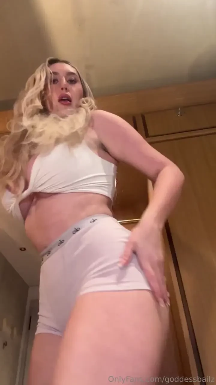 Just sent out to your dm worship and goon to the most perfect pawg ass 