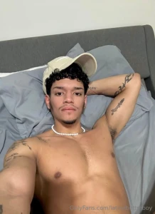 Just shaved my hole its so pretty part 1