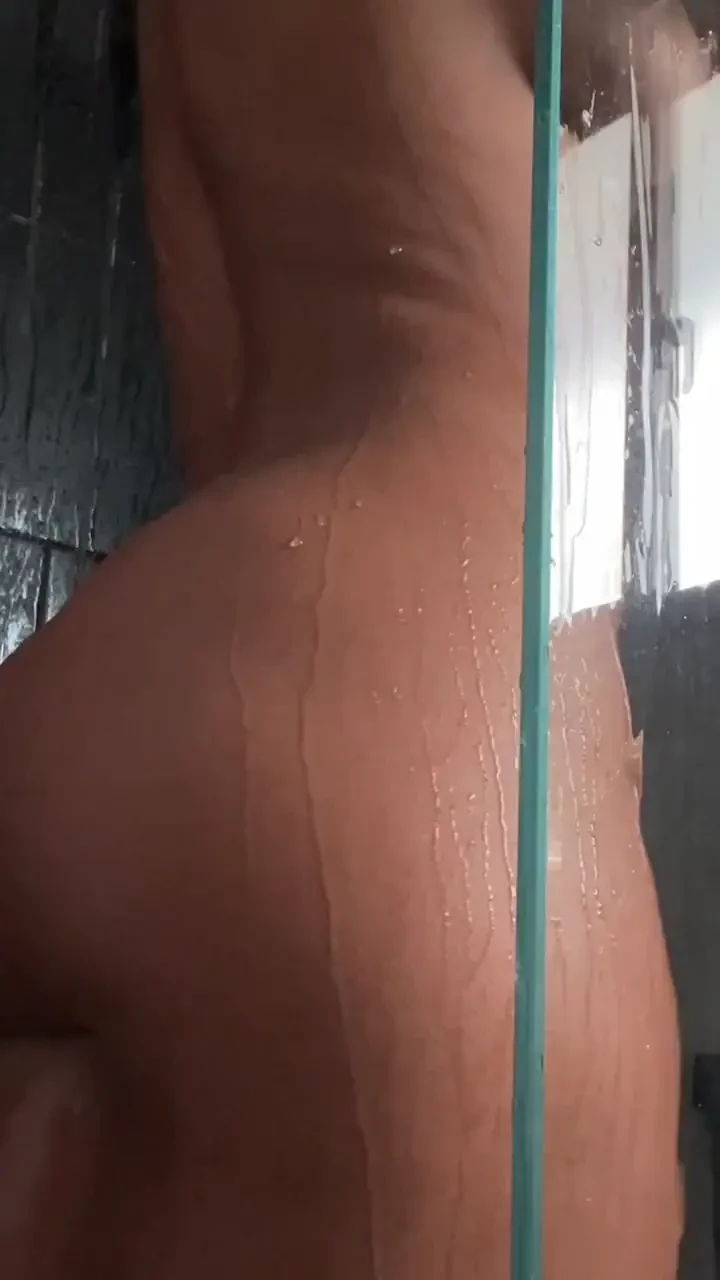 Guys i m going live tonight should i take a naughty shower with you o 