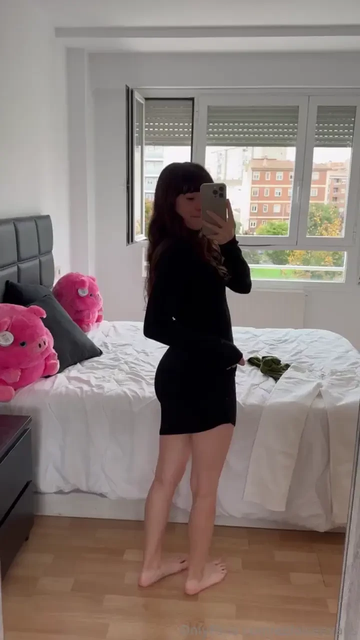 I bought a couple of new outfits and recorded myself trying them on part 1 