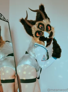 I m so happy it fits and shines so great and the zipper placement is