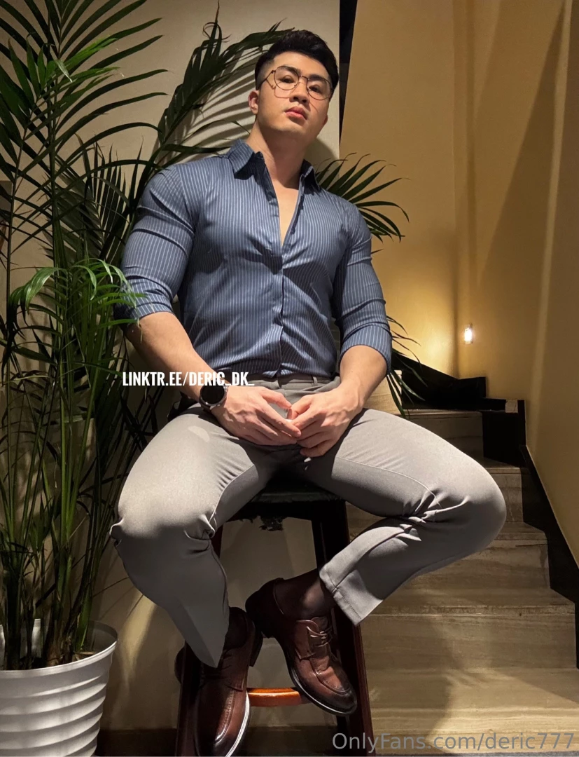 It s the golden hour the sun is low in the sky and it s time to relax 