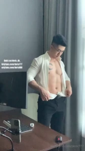 During the lunch break on a boring working day i feel very horny