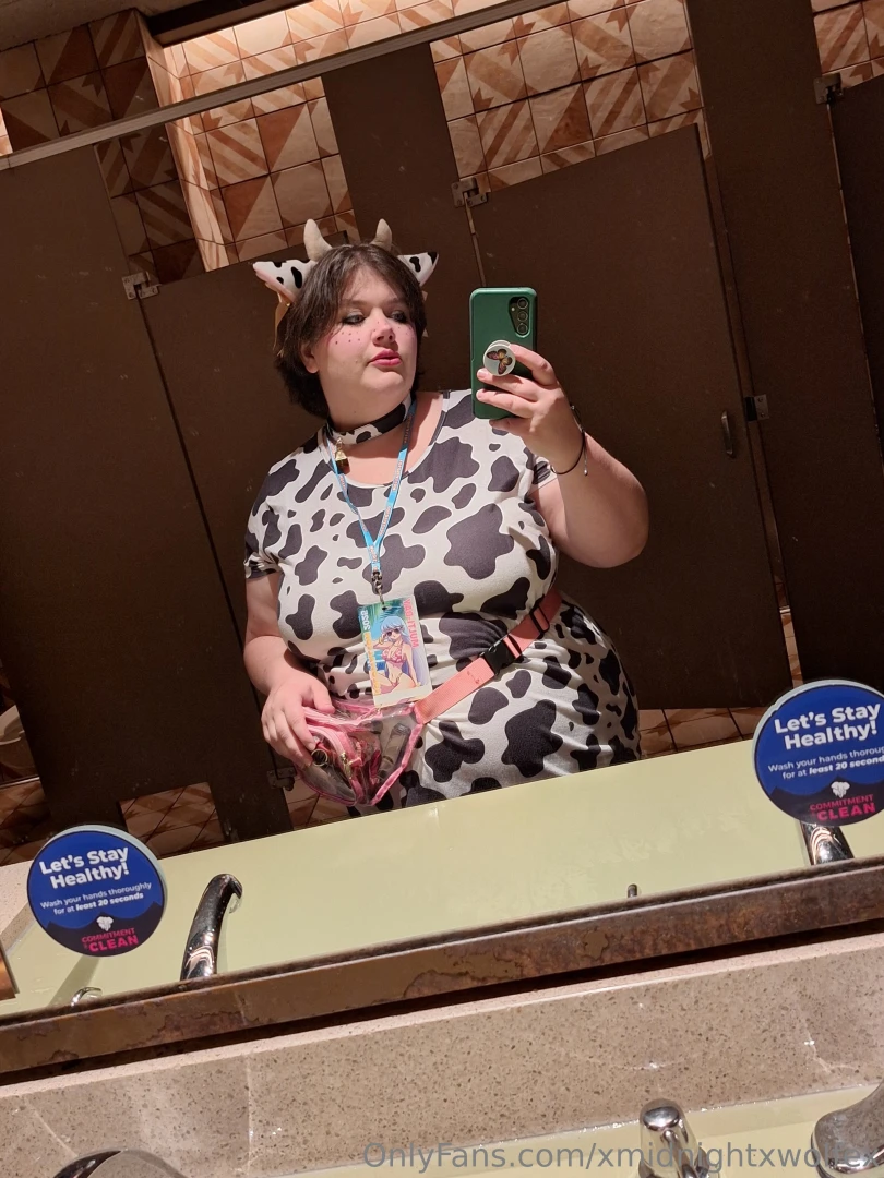 Just a couple looks from the con i didn t get many pictures part 2 