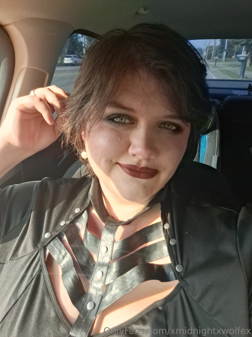 Come hang out with me while i wait for a tow truck all tips will get a part 1 