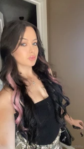 Buy my recent post in the next 24 hours and an extra free pic from the