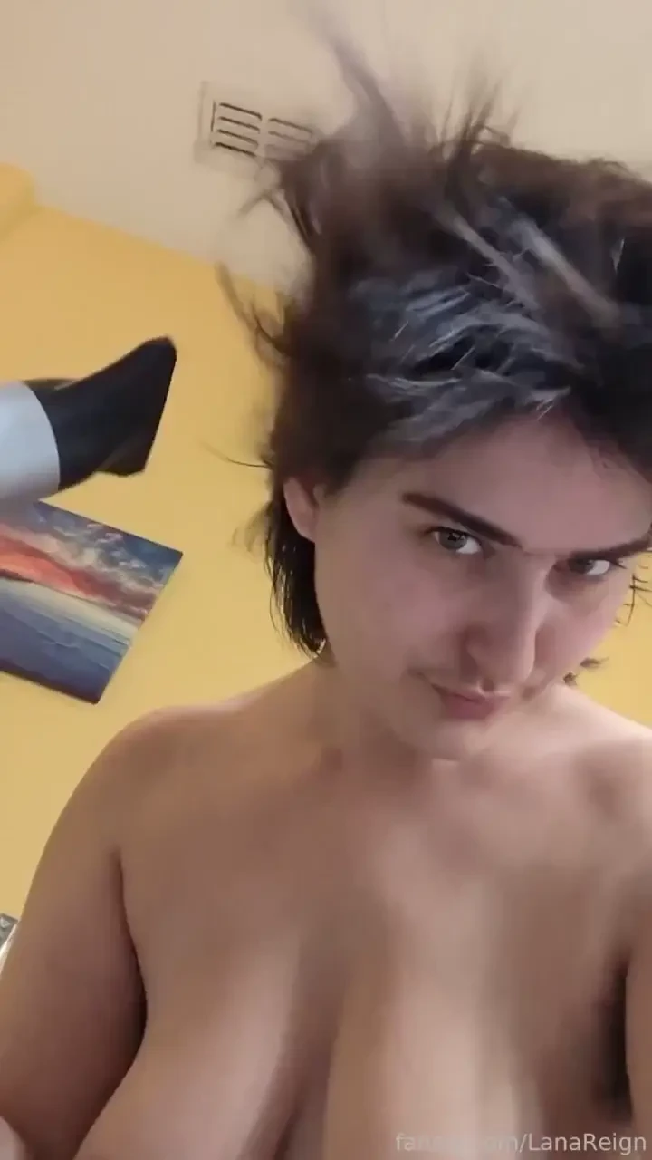 Trying to make this crazy hair big 