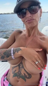 Wanna see what s under my hand