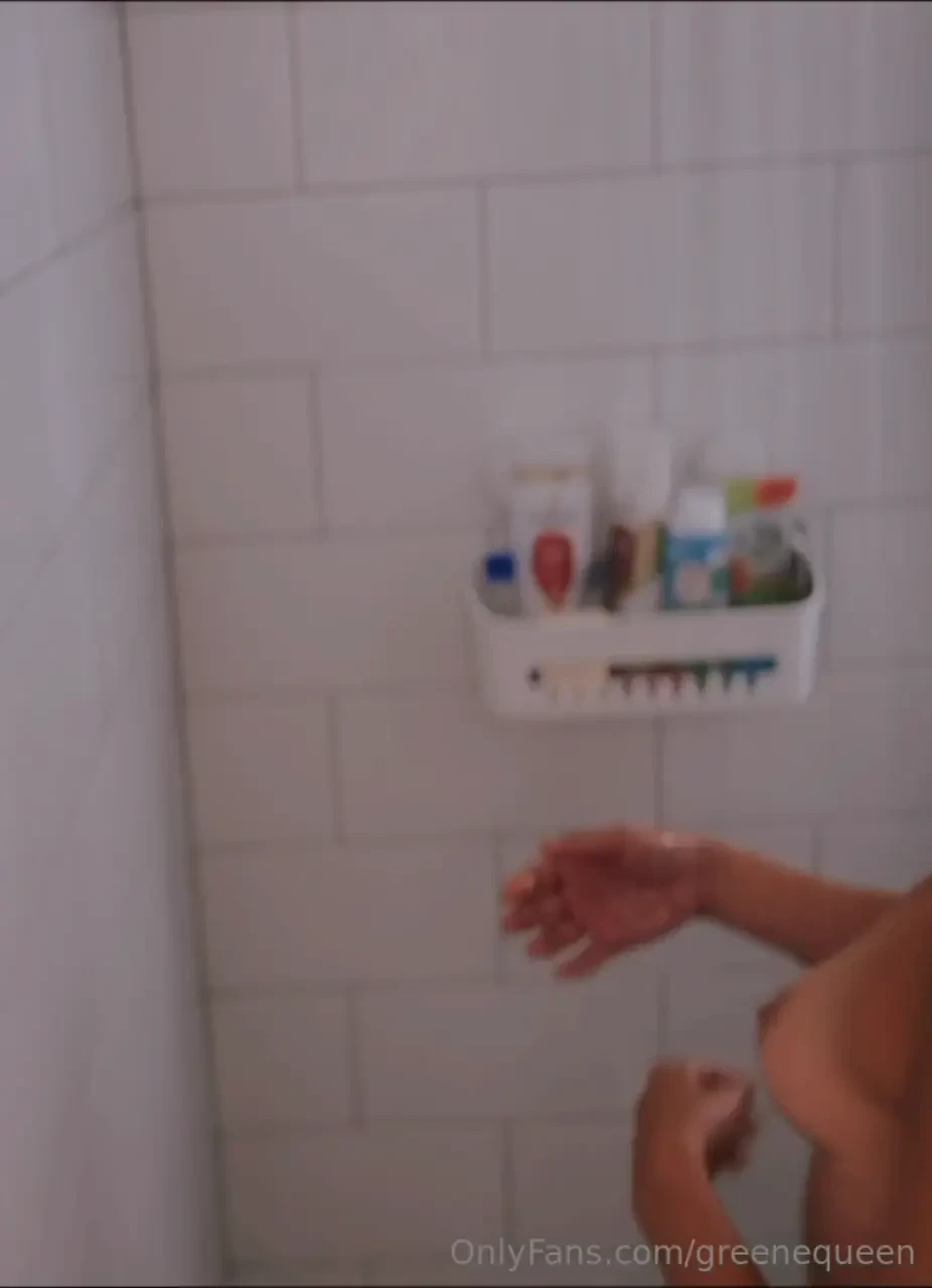 Hey what do ya know it s a very sexy solo shower show enjoy this 4 