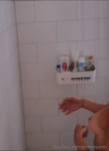 Hey what do ya know it s a very sexy solo shower show enjoy this 4