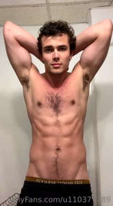 Insane back pump hitting some poses