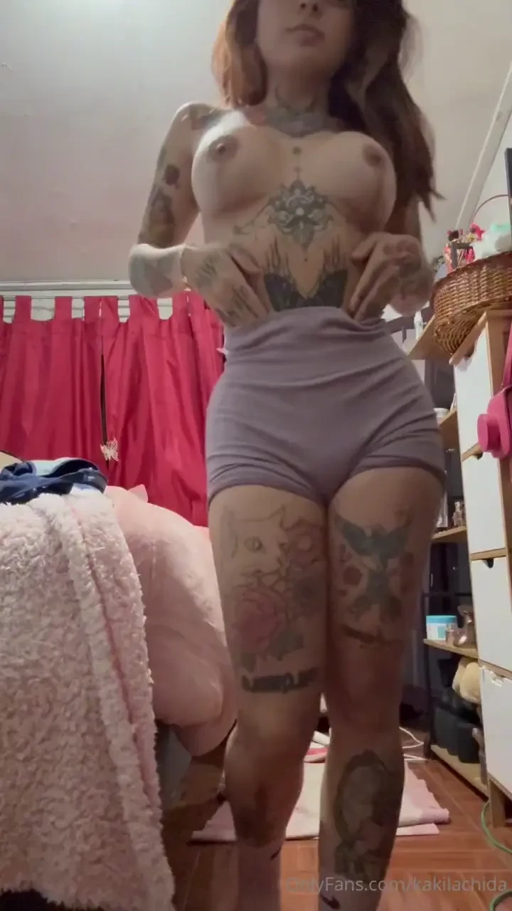 Vengo llegando del gym muy cachonda y me tuve que correr una 