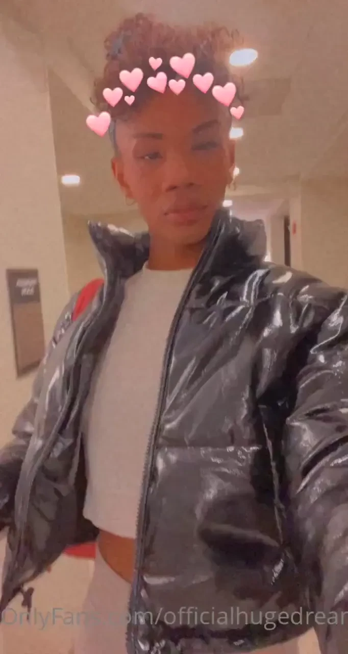 This what i do when i m bored fool around and feel myself on my phones 