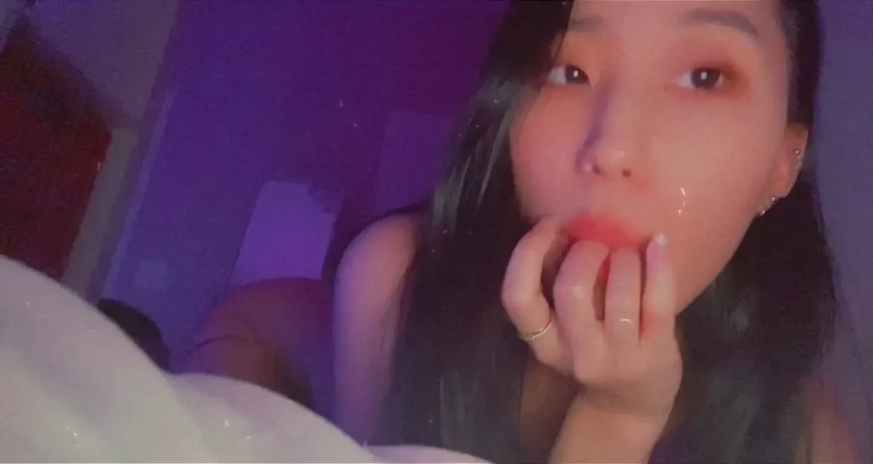 Mlem mlem drool finger sucking vids from my sc sexting session 