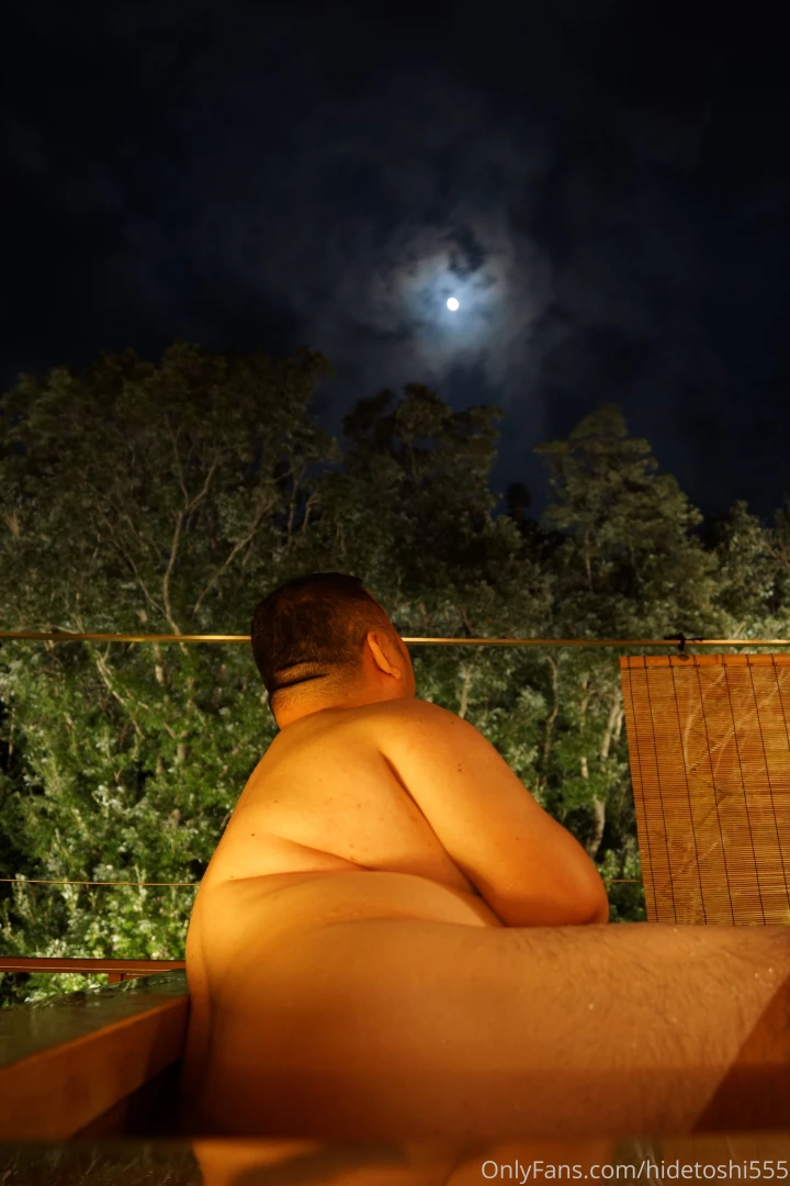 Today in japan it is customary to look at the moon by saying part 3 