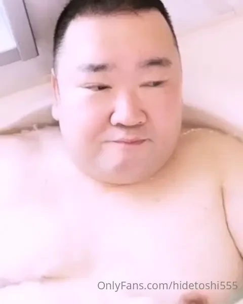 Just a video of taking a bath shall we take a bath together 