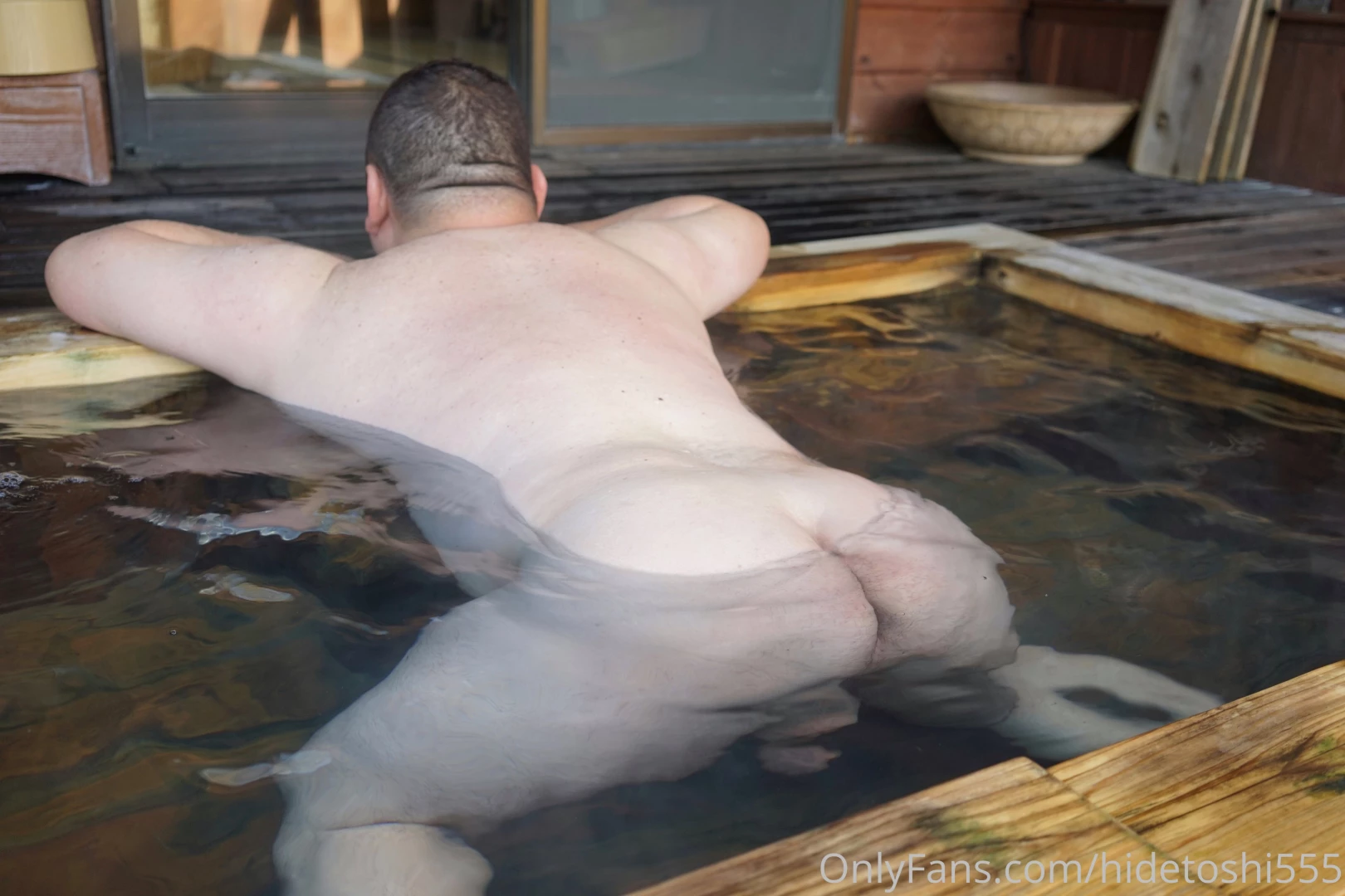 This is kinugawa onsen in tochigi prefecture there are several private 