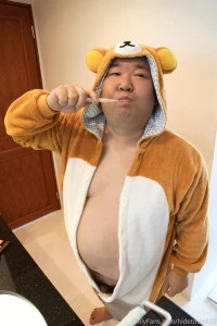 It s cold tonight let s transform into rilakkuma and sleep in nuku