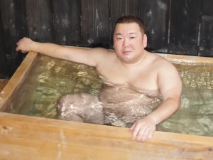 I have a lot of pictures of taking a bath so i would like to publish