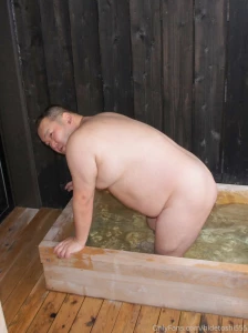 I have a lot of pictures of taking a bath so i would like to publish part 2