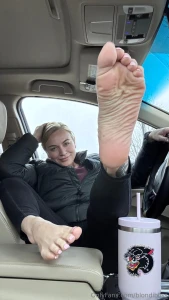 Checkout my post workout post pedi sexy wrinkly soles part 1