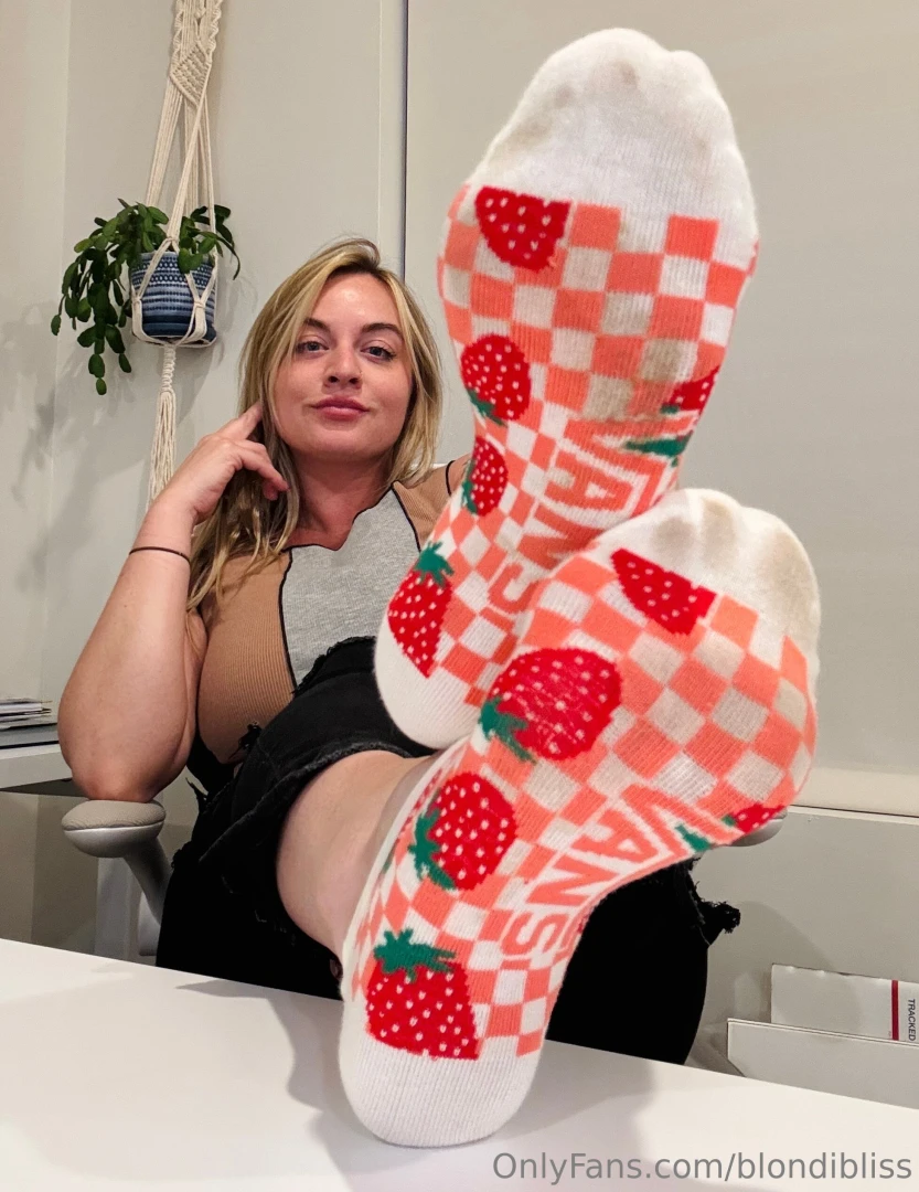 Selling my sweaty cute workout socks 30 for 3 day wear workouts pics part 1 