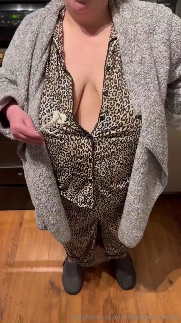 What s everyone upto for christmas eve i ve got snacks and am baking i 