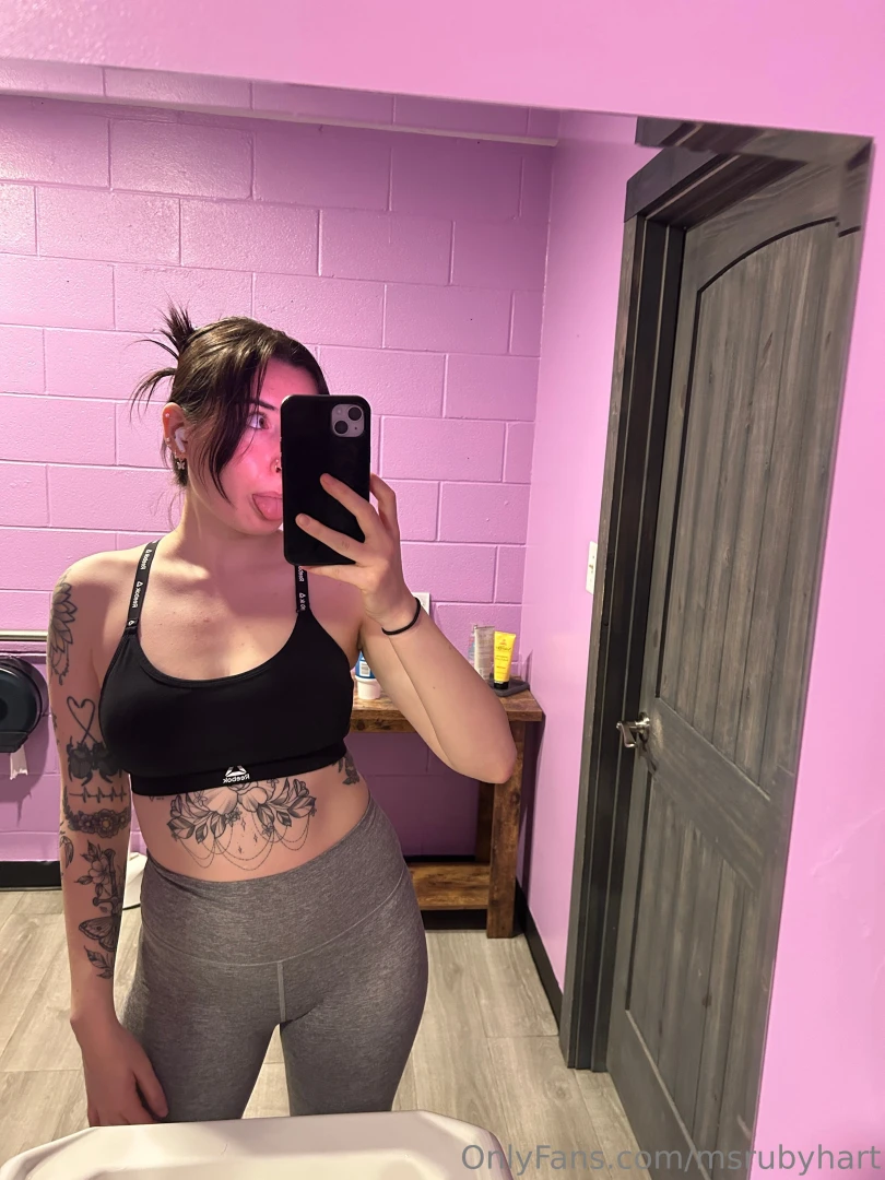 Sweaty gal after leg day part 2 